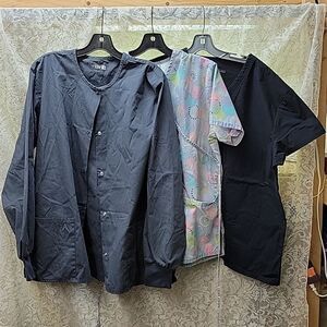 3 scrubs tops VLife, SB Scrubs Scrubfinity brands size XL